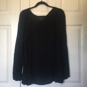 Banana Republic light linen top with flare sleeves